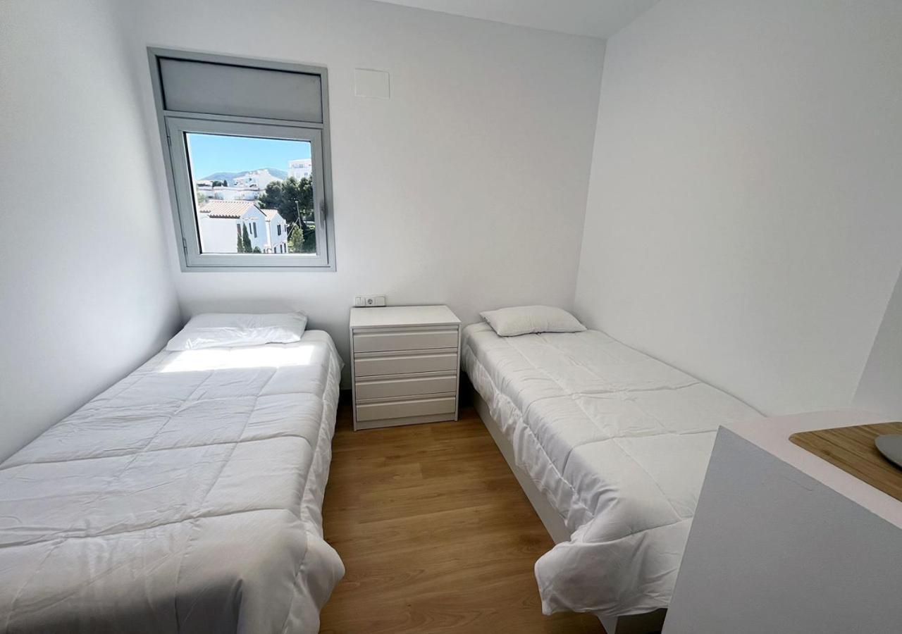 2-Bedroom Brand New Apartment Steps From The Beach يانكا المظهر الخارجي الصورة