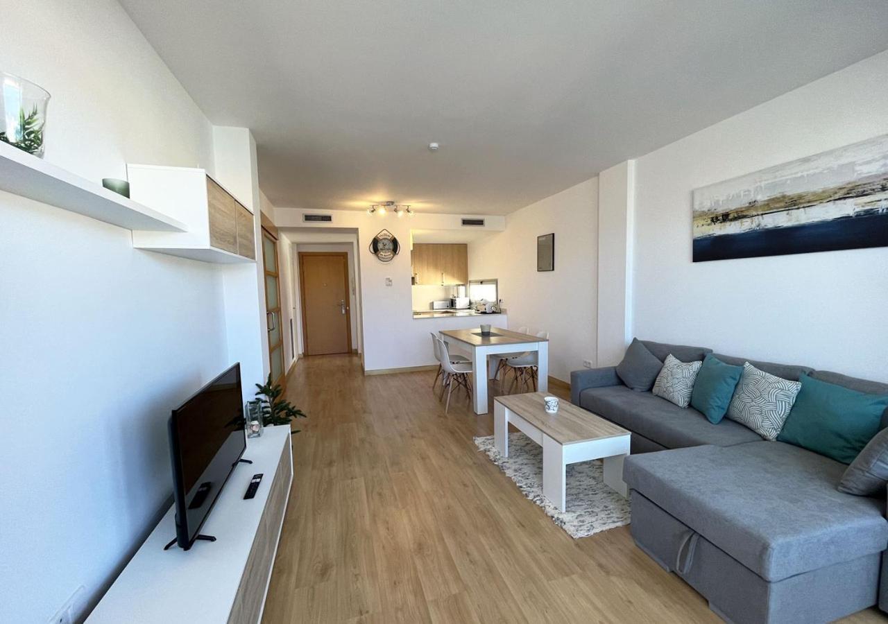 2-Bedroom Brand New Apartment Steps From The Beach يانكا المظهر الخارجي الصورة